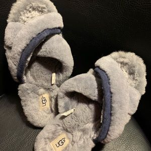 UGG women’s slip on shoe